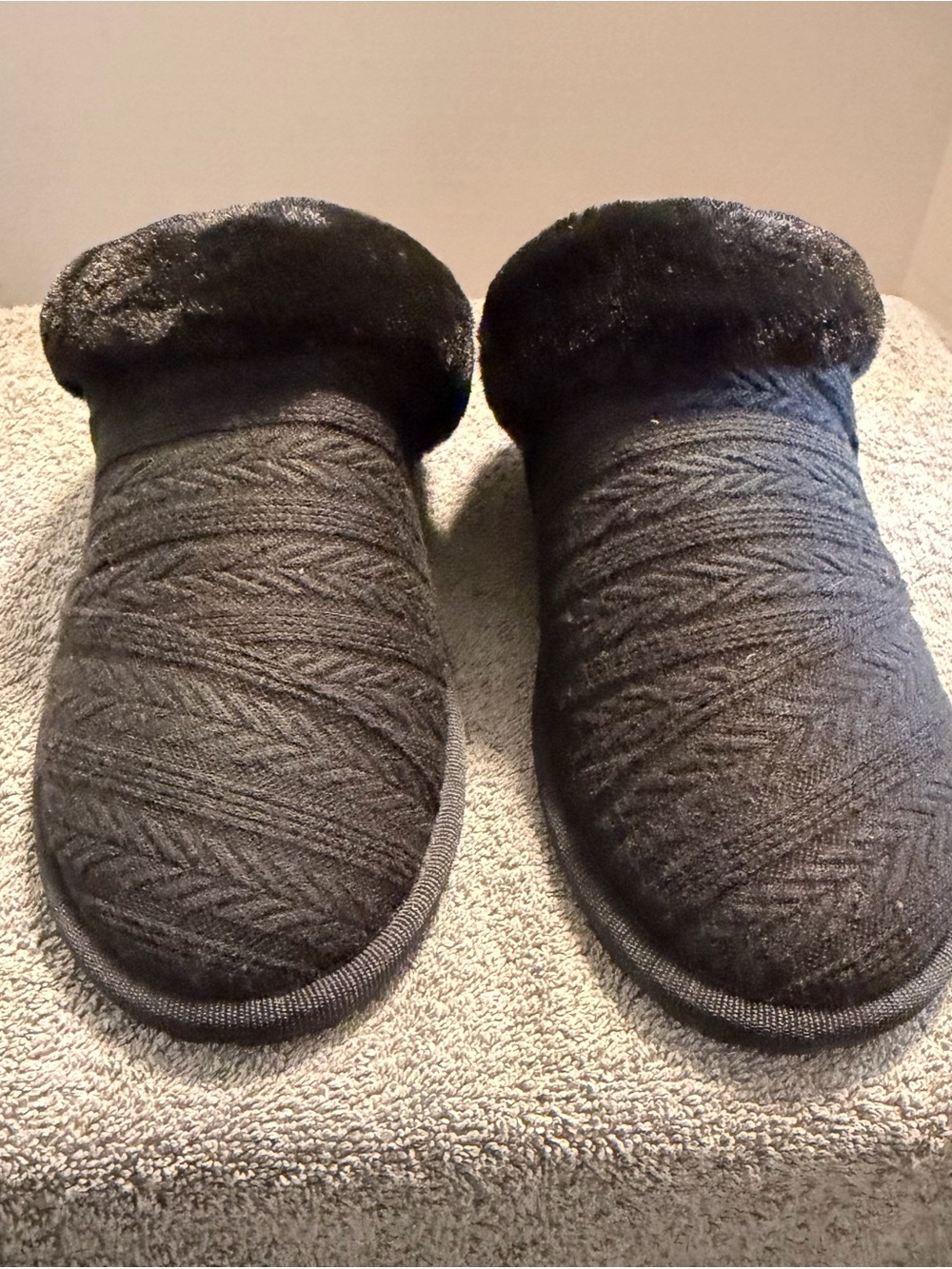 Sweater Knit Size 7.5 NWT TOMS Valerie Slippers